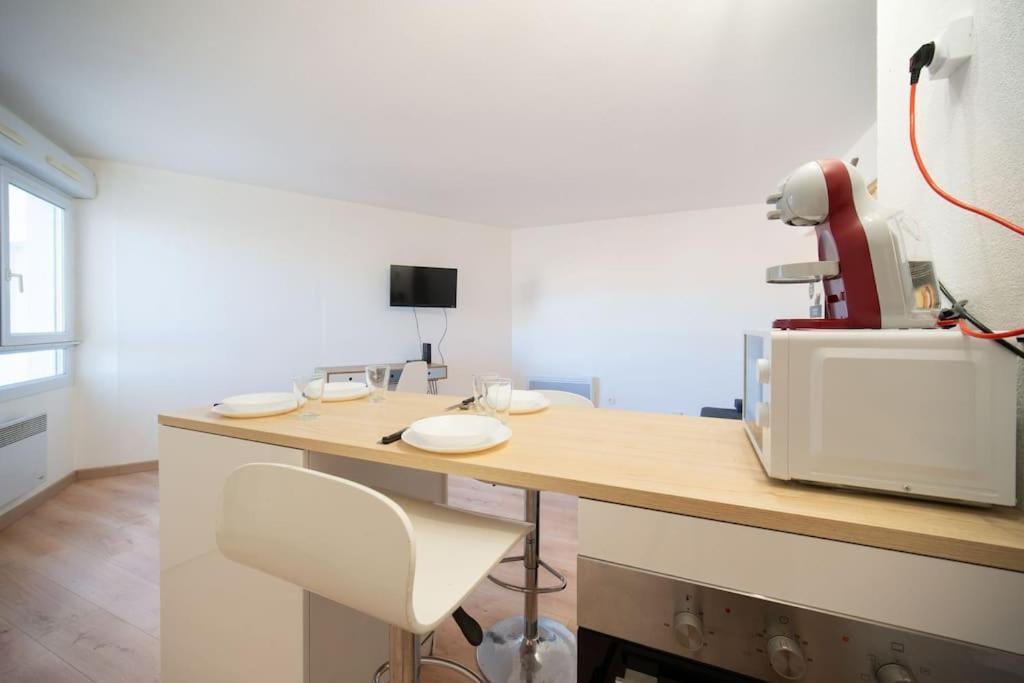 Fully Equipped Apartment 2 To 4 People St Charles Marseilles Exterior foto